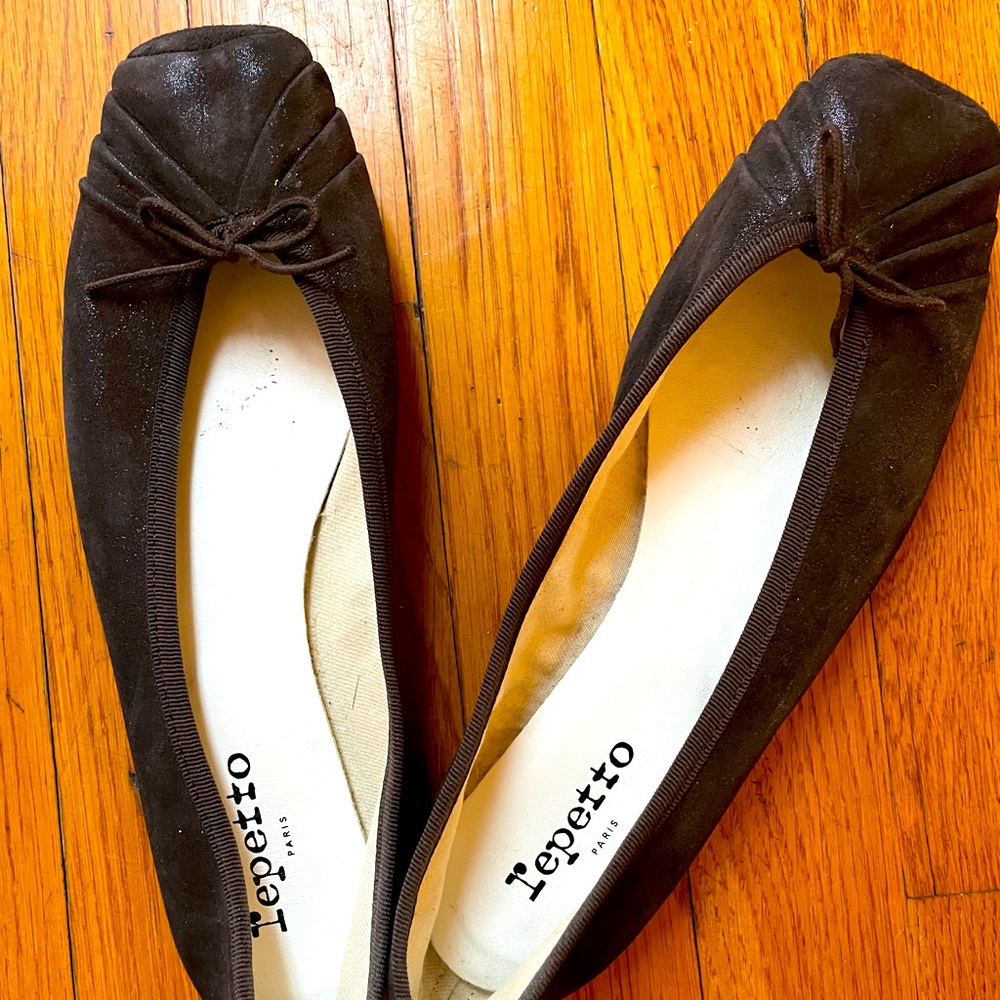 Brand new dark brown Repetto flats